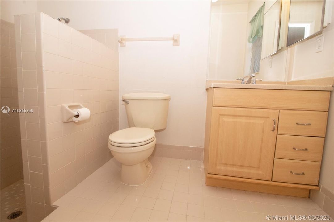 Недавно продано: $360,000 (3 спален, 2 ванн, 1418 Квадратных фут)