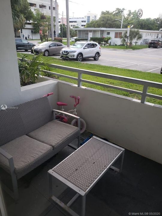 Recently Rented: $1,600 (2 beds, 1 baths, 888 Square Feet)