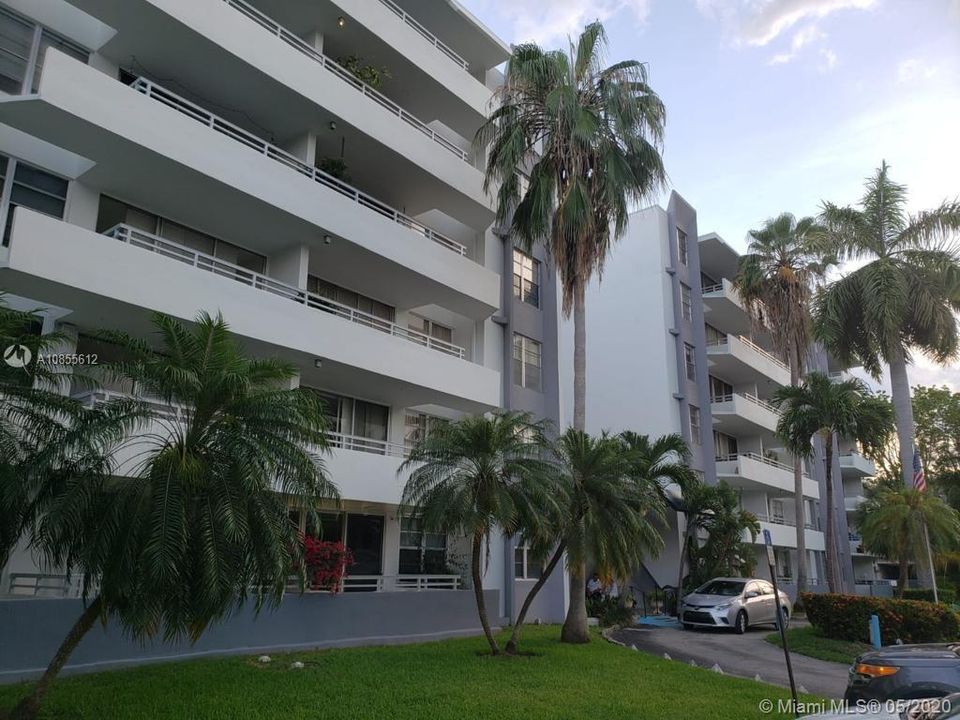 Recently Rented: $1,600 (2 beds, 1 baths, 888 Square Feet)