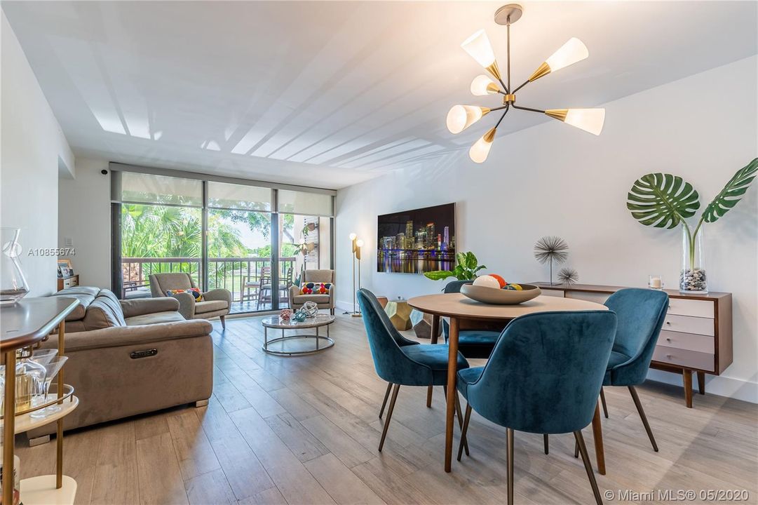 Vendido Recientemente: $219,000 (2 camas, 2 baños, 983 Pies cuadrados)