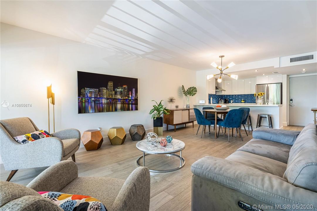 Vendido Recientemente: $219,000 (2 camas, 2 baños, 983 Pies cuadrados)