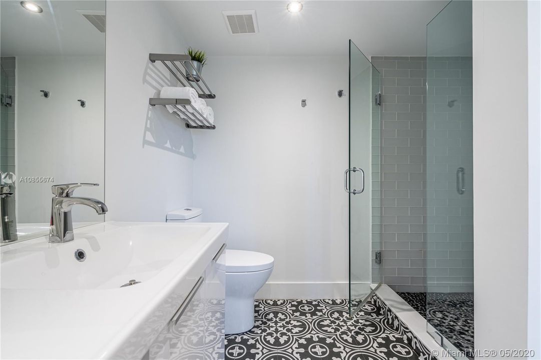 Vendido Recientemente: $219,000 (2 camas, 2 baños, 983 Pies cuadrados)