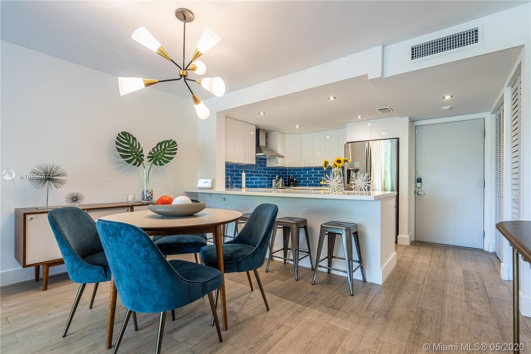 Vendido Recientemente: $219,000 (2 camas, 2 baños, 983 Pies cuadrados)
