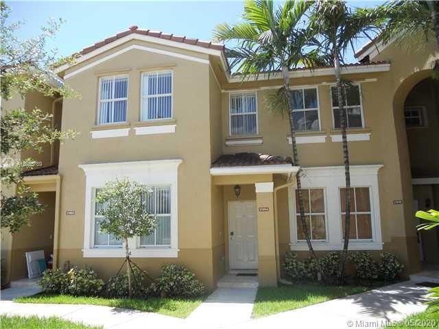 Recently Rented: $1,900 (3 beds, 2 baths, 1450 Square Feet)