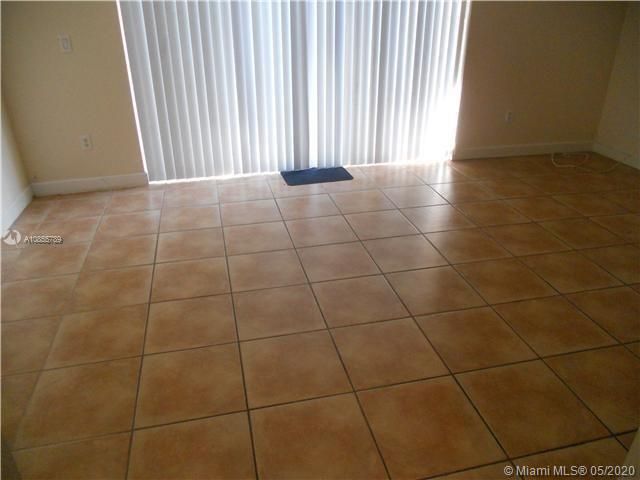 Recently Rented: $1,900 (3 beds, 2 baths, 1450 Square Feet)