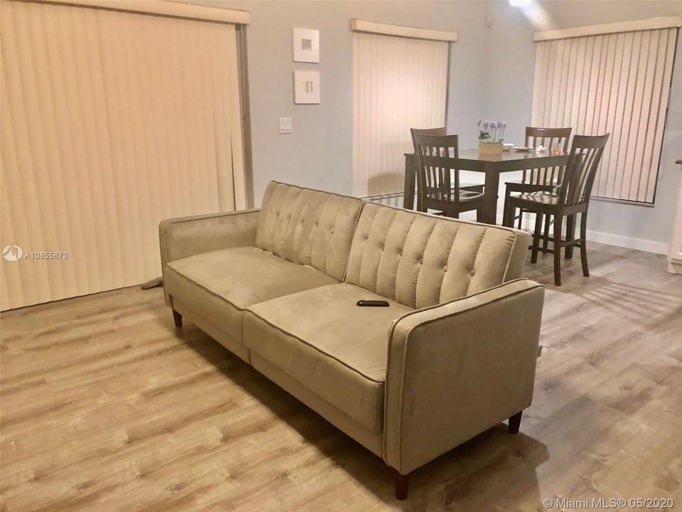 FAMILY ROOM  AND BREAKFAST AREA