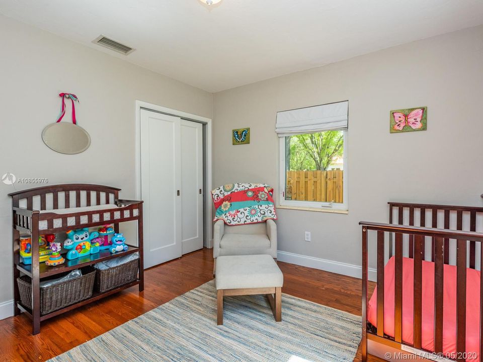 Vendido Recientemente: $499,000 (3 camas, 1 baños, 1236 Pies cuadrados)