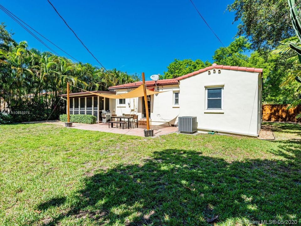 Vendido Recientemente: $499,000 (3 camas, 1 baños, 1236 Pies cuadrados)