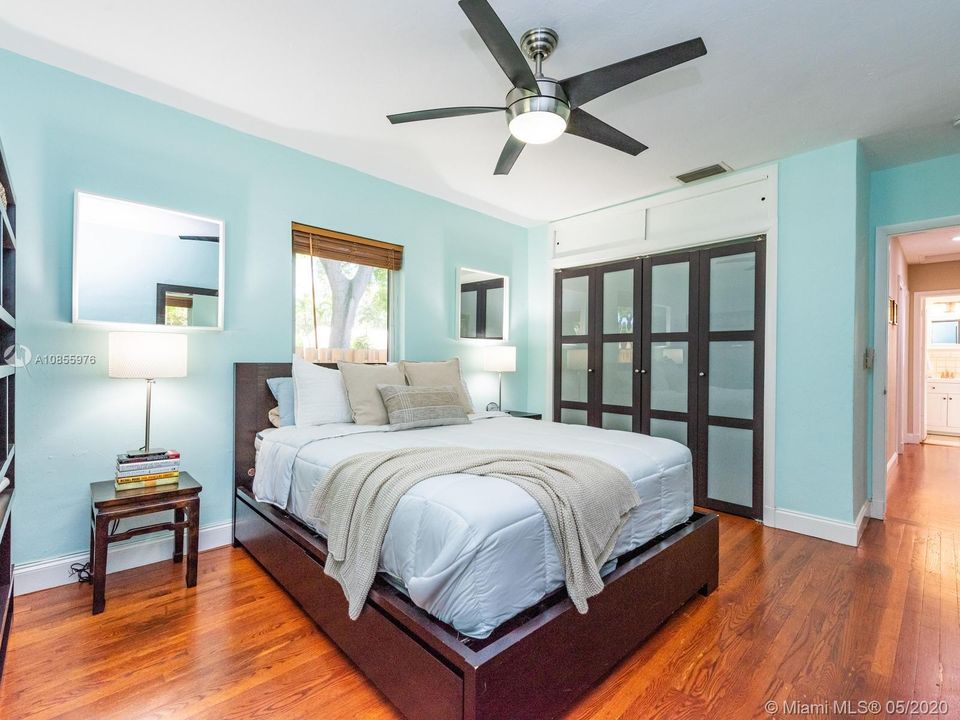 Vendido Recientemente: $499,000 (3 camas, 1 baños, 1236 Pies cuadrados)