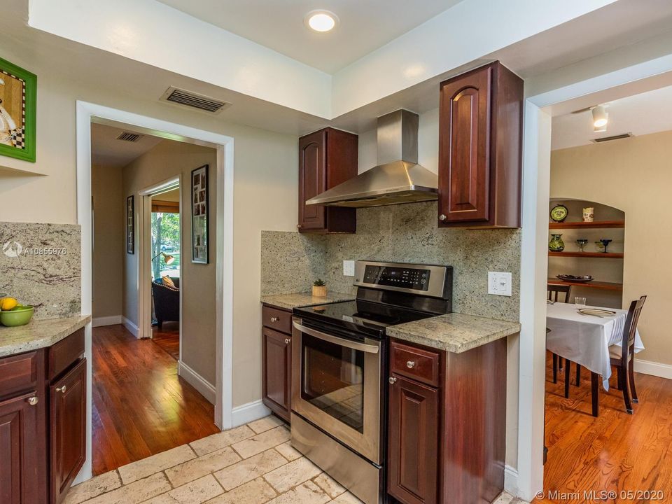 Vendido Recientemente: $499,000 (3 camas, 1 baños, 1236 Pies cuadrados)