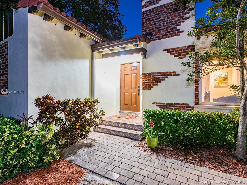 Vendido Recientemente: $499,000 (3 camas, 1 baños, 1236 Pies cuadrados)
