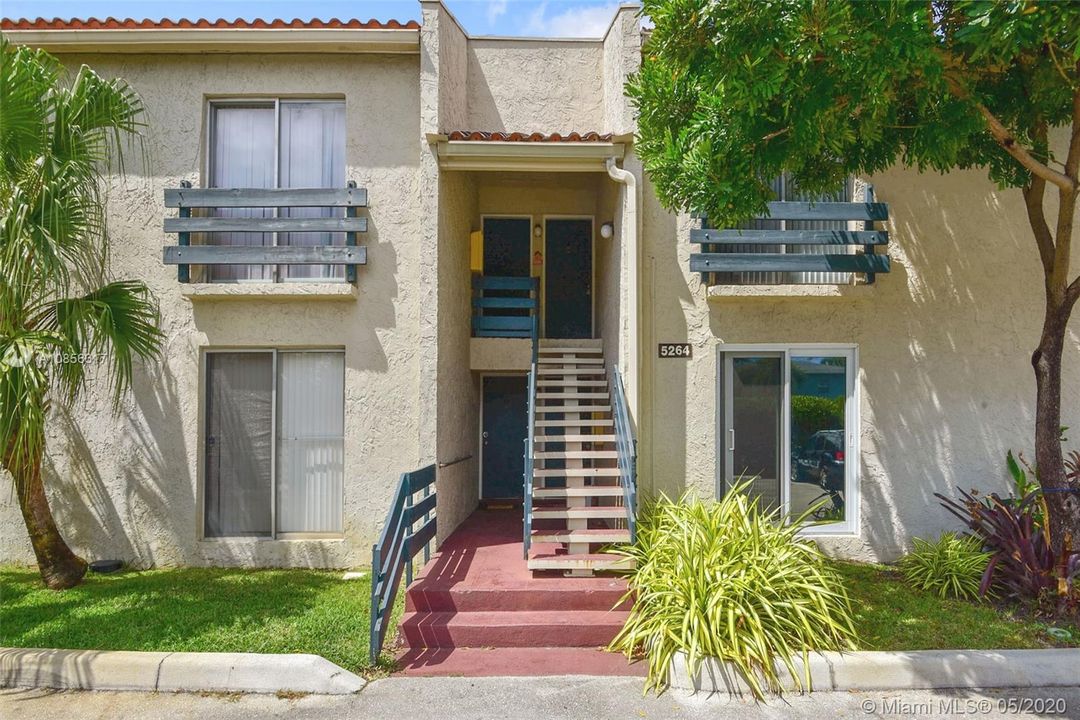 Vendido Recientemente: $112,500 (2 camas, 1 baños, 684 Pies cuadrados)
