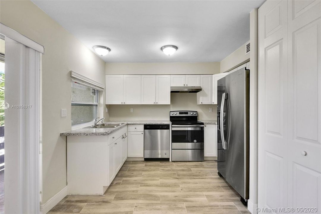 Vendido Recientemente: $112,500 (2 camas, 1 baños, 684 Pies cuadrados)