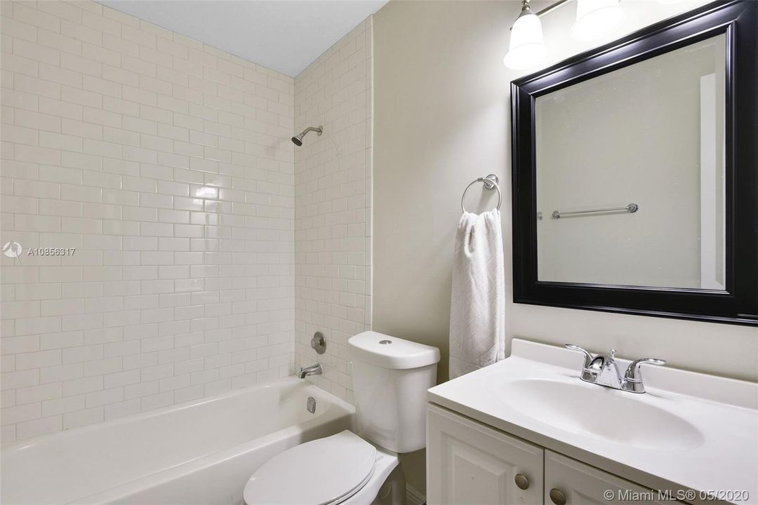 Vendido Recientemente: $112,500 (2 camas, 1 baños, 684 Pies cuadrados)
