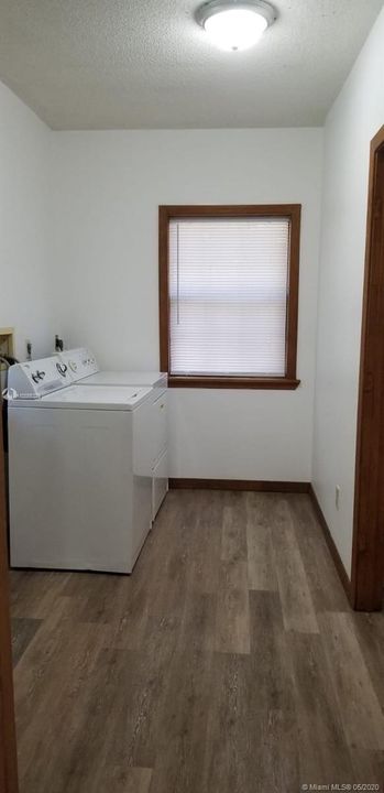 最近租的: $925 (3 贝兹, 1 浴室, 1140 平方英尺)