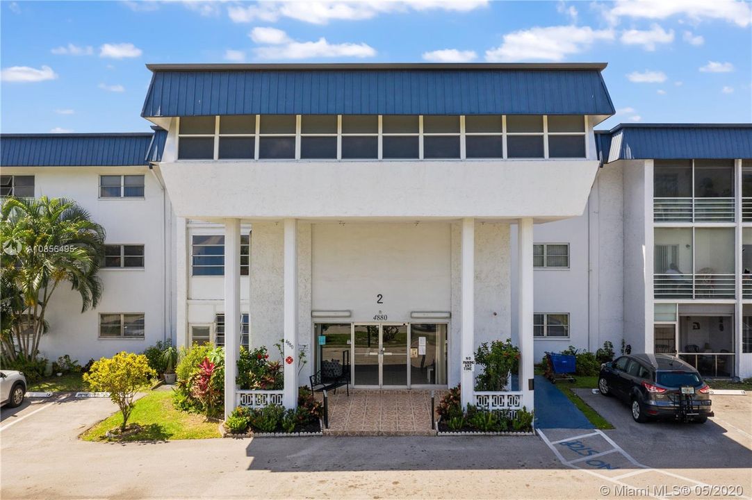 Vendido Recientemente: $62,000 (1 camas, 1 baños, 812 Pies cuadrados)