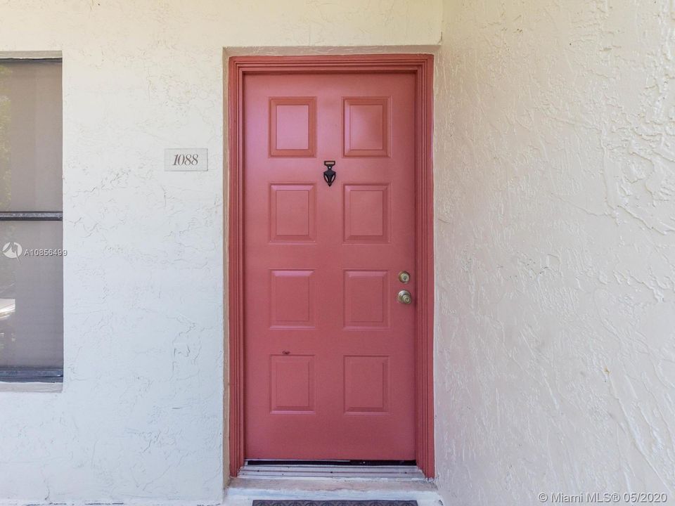 最近售出: $168,500 (2 贝兹, 2 浴室, 860 平方英尺)