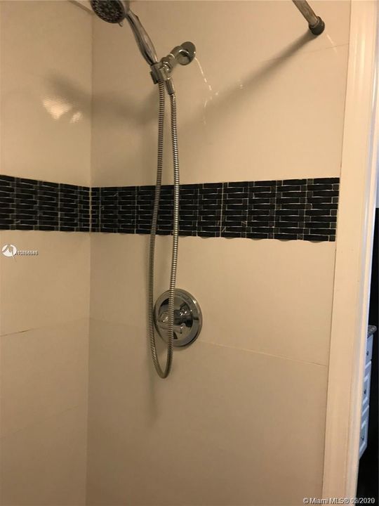 Recently Rented: $1,099 (0 beds, 1 baths, 350 Square Feet)