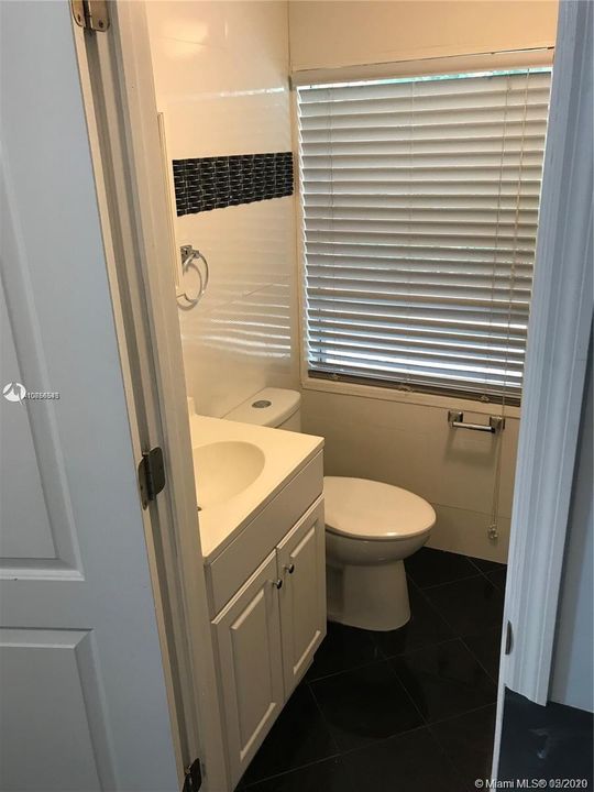 Recently Rented: $1,099 (0 beds, 1 baths, 350 Square Feet)