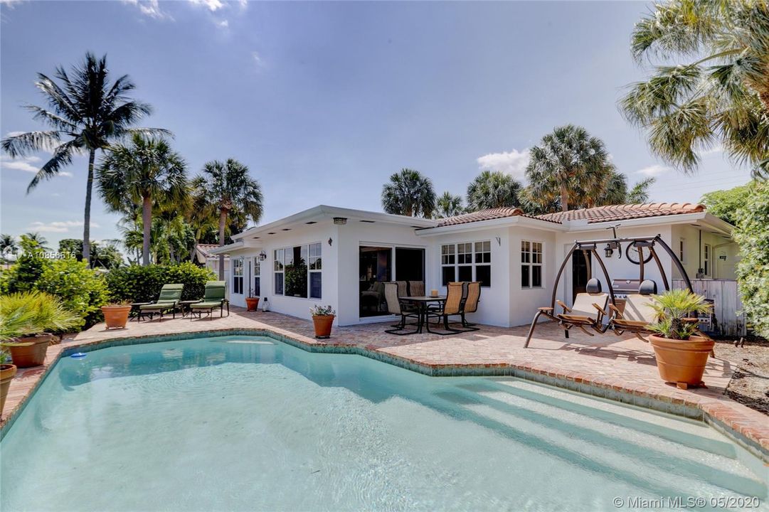 最近售出: $799,000 (3 贝兹, 2 浴室, 1785 平方英尺)