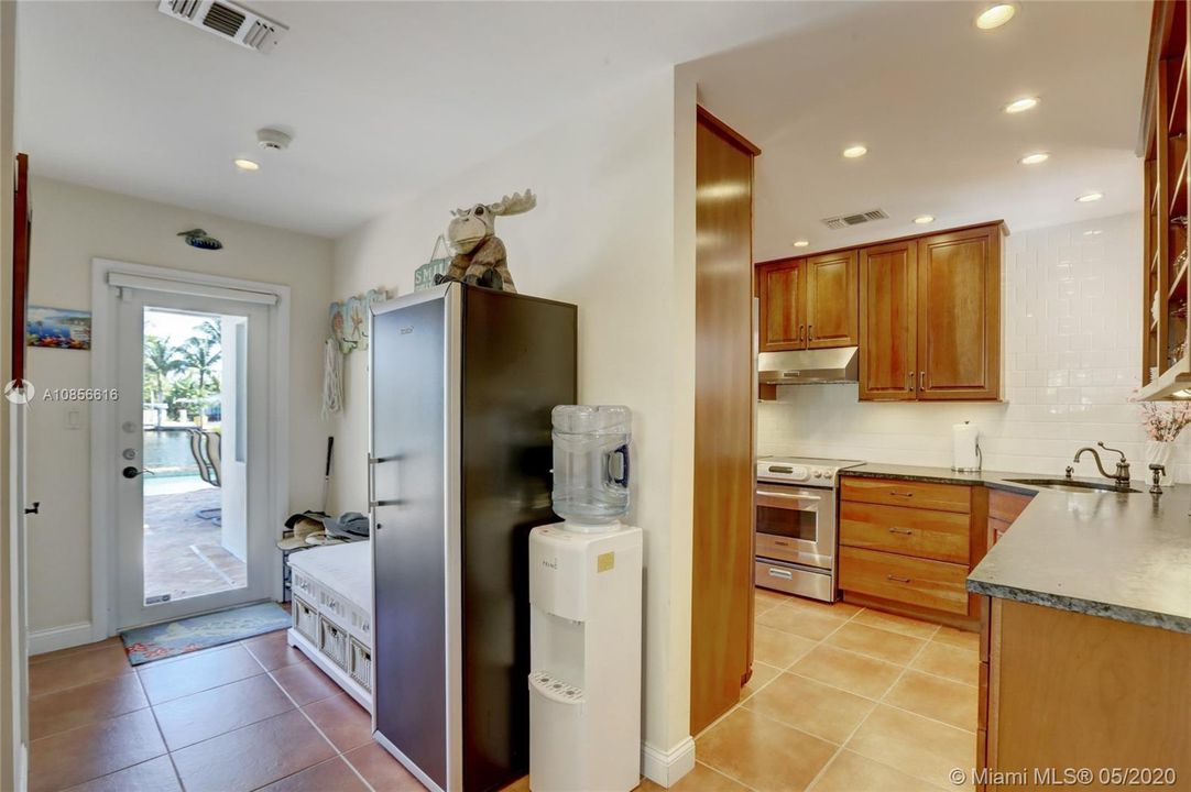 最近售出: $799,000 (3 贝兹, 2 浴室, 1785 平方英尺)