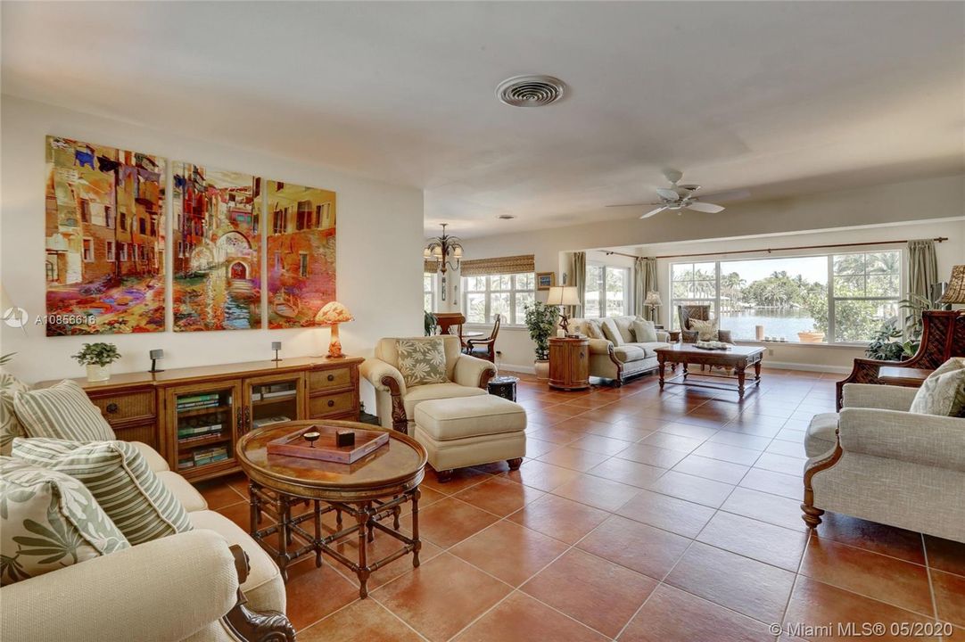 最近售出: $799,000 (3 贝兹, 2 浴室, 1785 平方英尺)