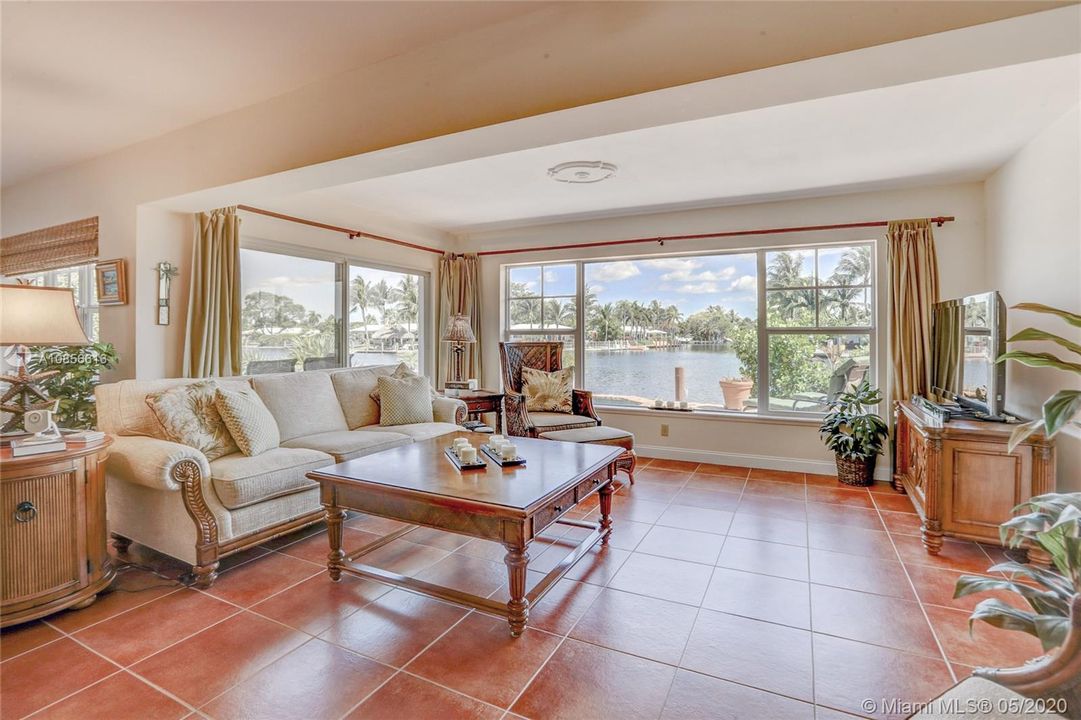 最近售出: $799,000 (3 贝兹, 2 浴室, 1785 平方英尺)