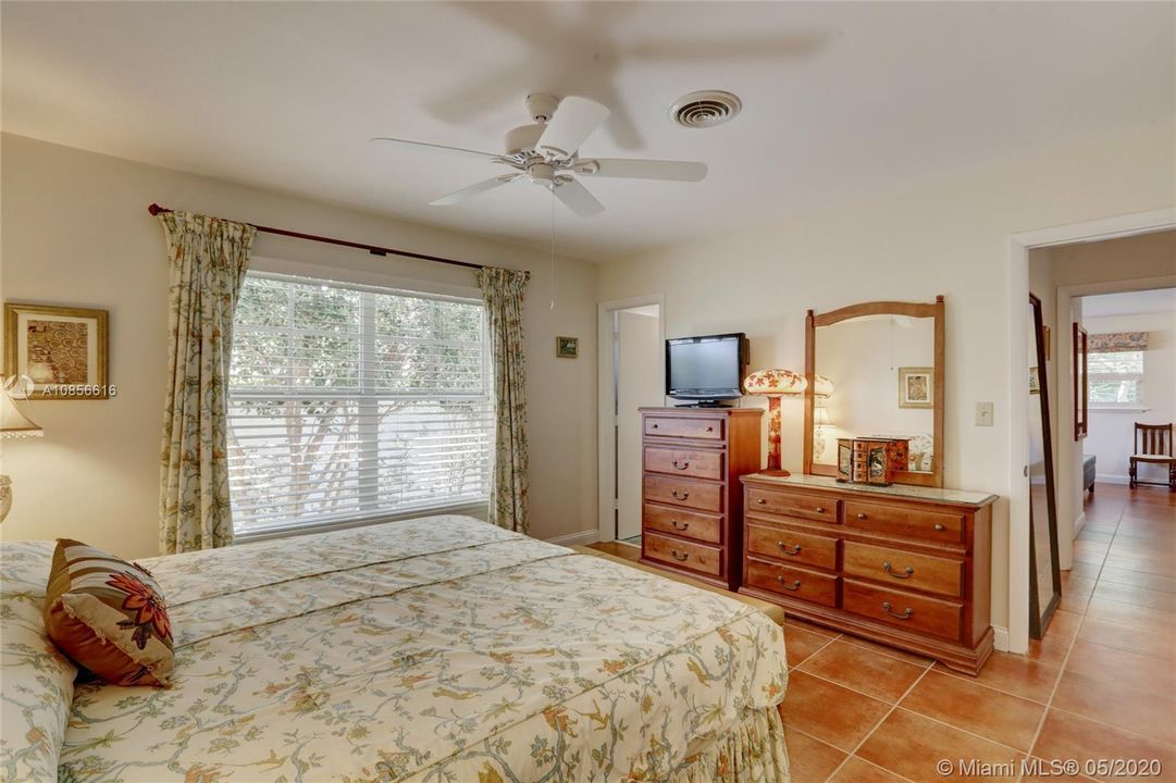 最近售出: $799,000 (3 贝兹, 2 浴室, 1785 平方英尺)