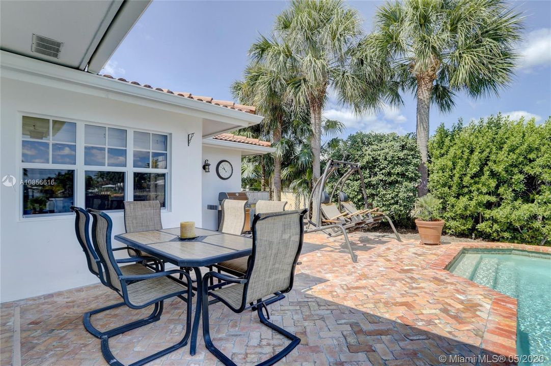 最近售出: $799,000 (3 贝兹, 2 浴室, 1785 平方英尺)