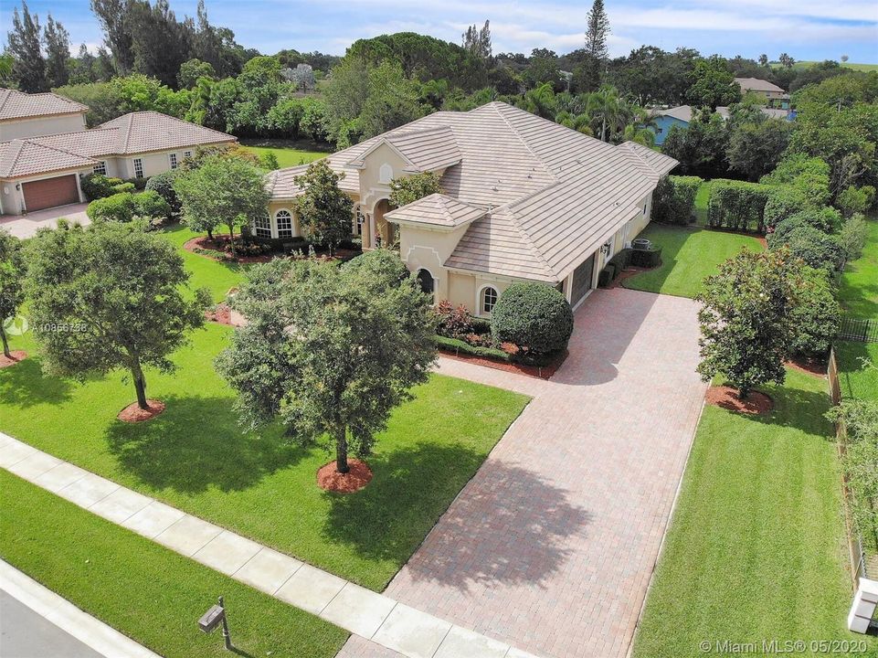 Recently Rented: $8,000 (5 beds, 4 baths, 4426 Square Feet)