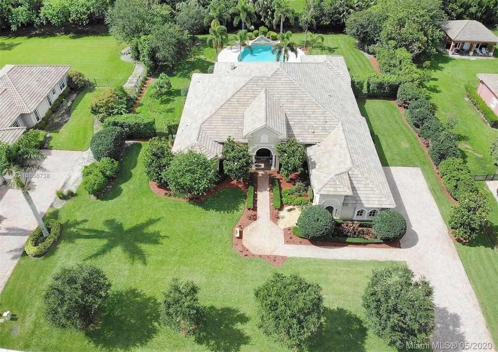 Recently Rented: $8,000 (5 beds, 4 baths, 4426 Square Feet)