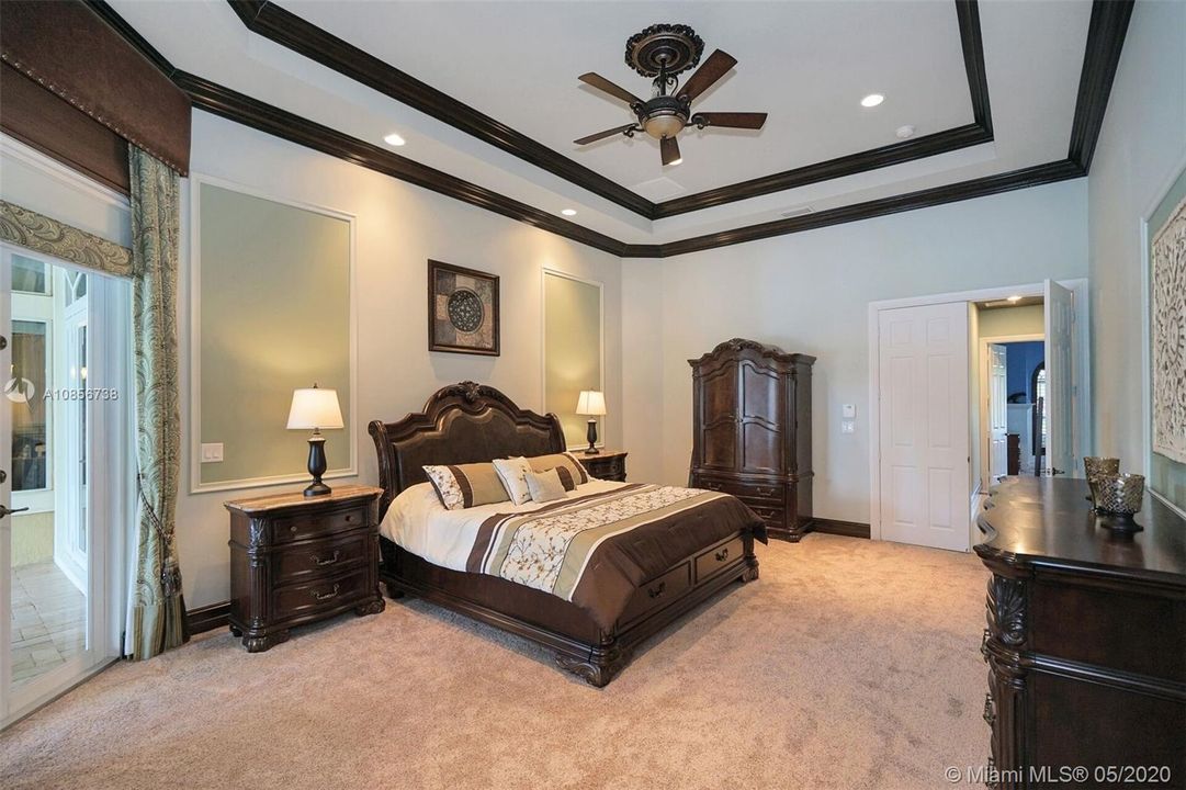Recently Rented: $8,000 (5 beds, 4 baths, 4426 Square Feet)