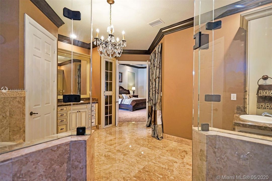 Recently Rented: $8,000 (5 beds, 4 baths, 4426 Square Feet)