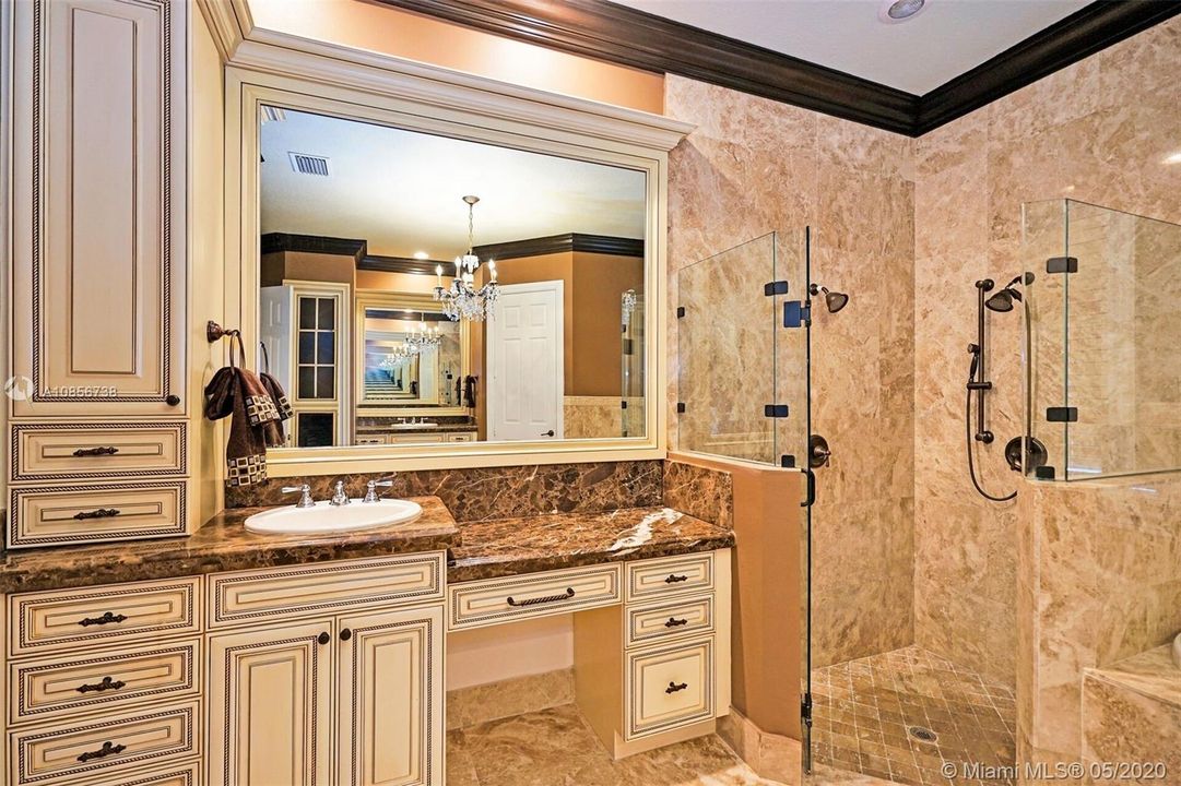 Recently Rented: $8,000 (5 beds, 4 baths, 4426 Square Feet)