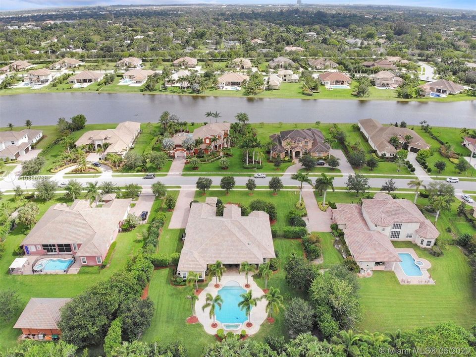 Recently Rented: $8,000 (5 beds, 4 baths, 4426 Square Feet)