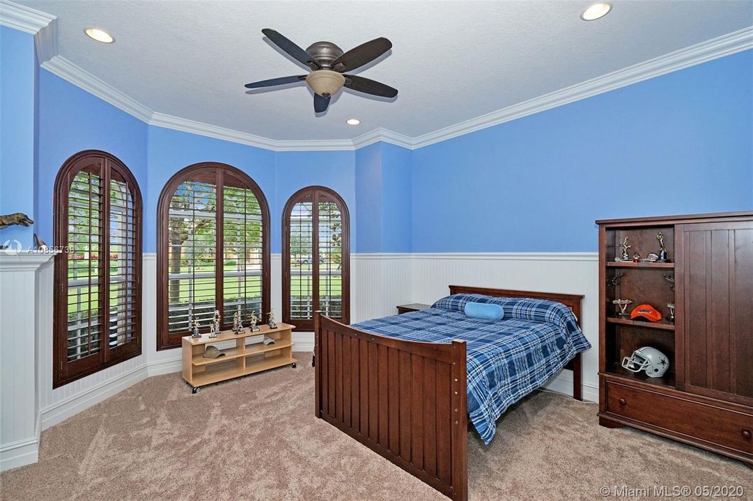 Recently Rented: $8,000 (5 beds, 4 baths, 4426 Square Feet)