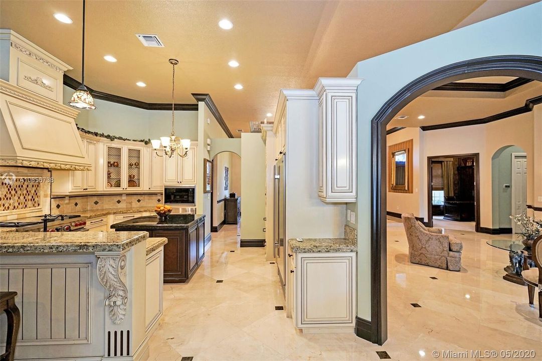 Recently Rented: $8,000 (5 beds, 4 baths, 4426 Square Feet)