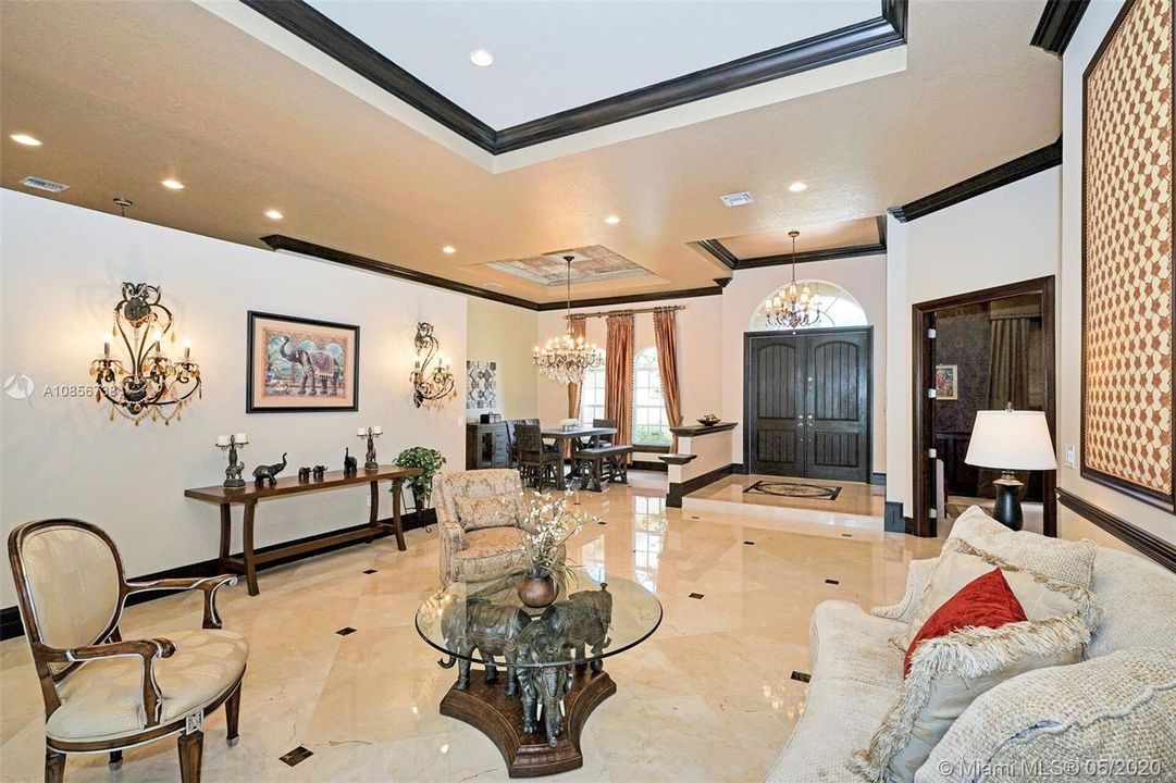 Recently Rented: $8,000 (5 beds, 4 baths, 4426 Square Feet)