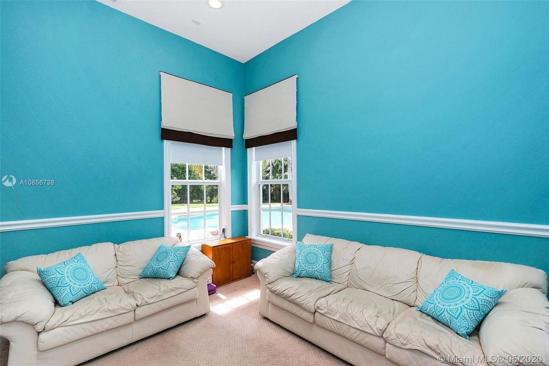 Recently Rented: $8,000 (5 beds, 4 baths, 4426 Square Feet)