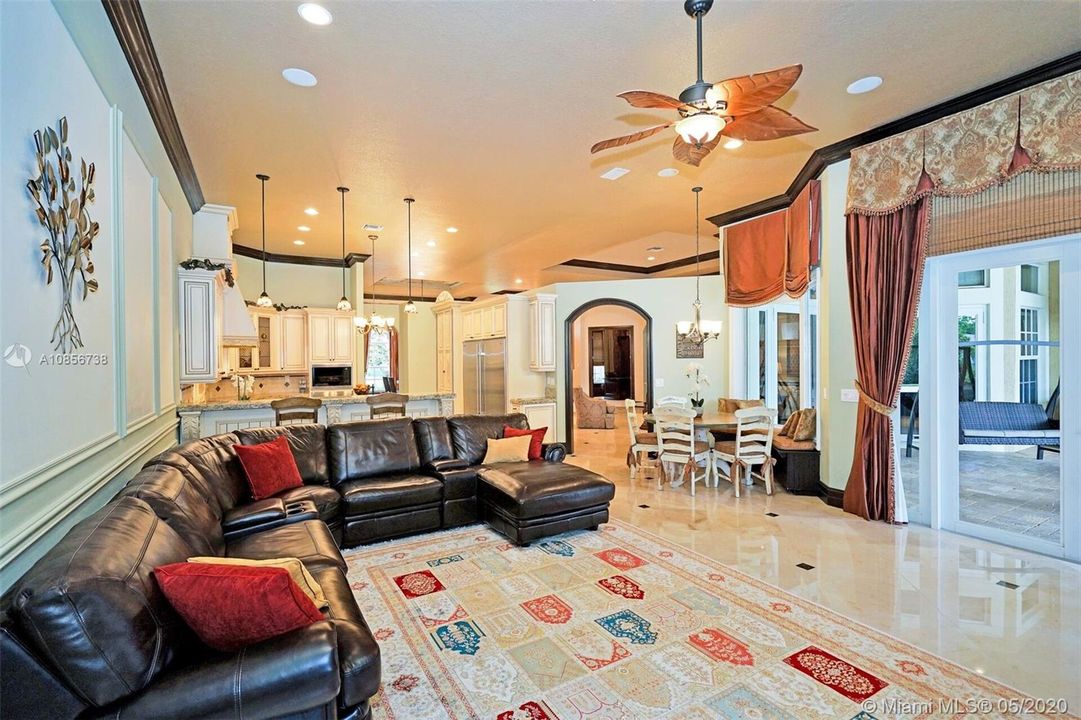 Recently Rented: $8,000 (5 beds, 4 baths, 4426 Square Feet)