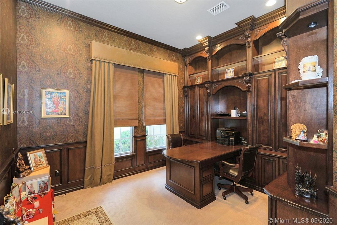 Recently Rented: $8,000 (5 beds, 4 baths, 4426 Square Feet)