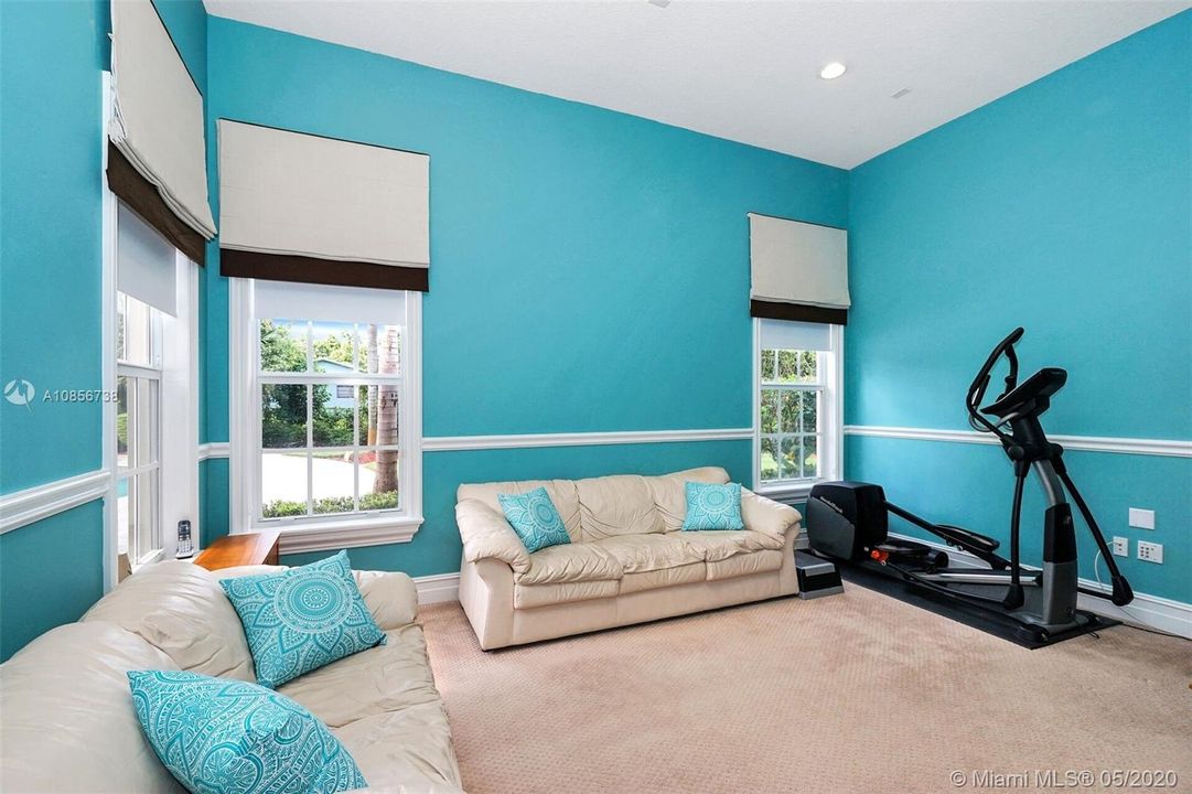 Recently Rented: $8,000 (5 beds, 4 baths, 4426 Square Feet)