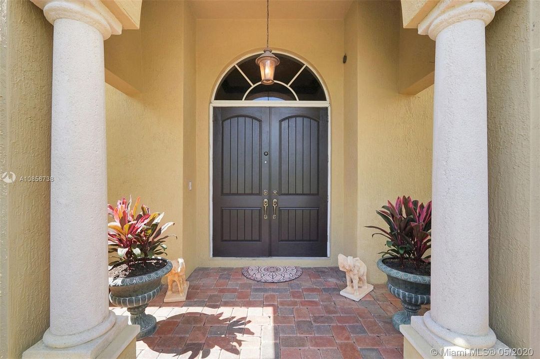Recently Rented: $8,000 (5 beds, 4 baths, 4426 Square Feet)
