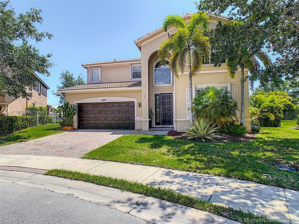 Recently Rented: $4,700 (5 beds, 3 baths, 2815 Square Feet)