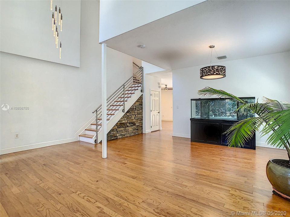 Recently Rented: $4,700 (5 beds, 3 baths, 2815 Square Feet)
