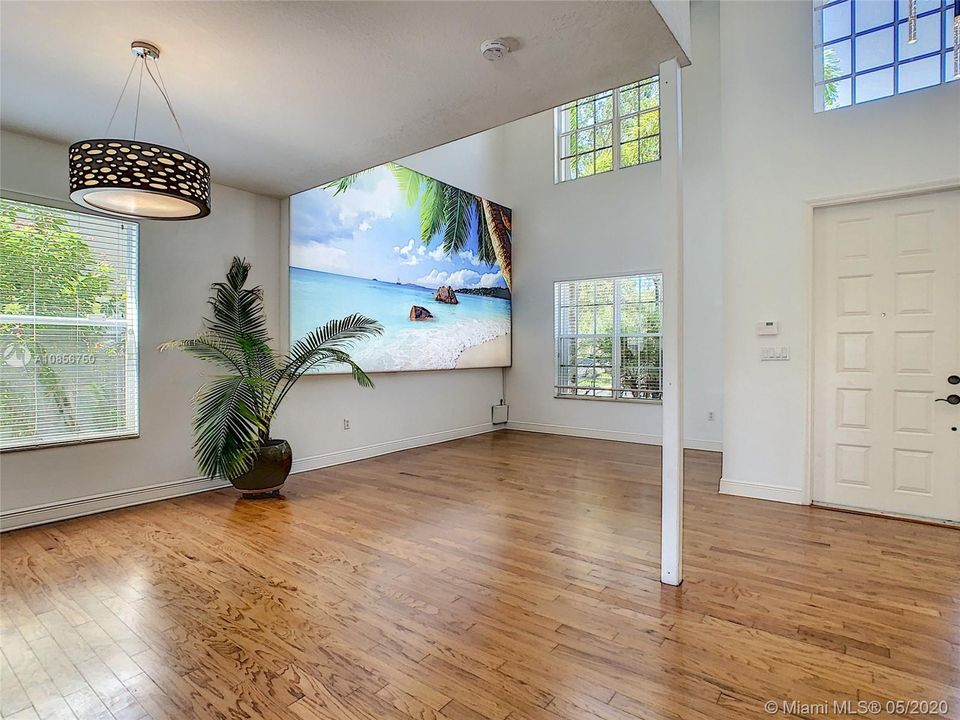 Recently Rented: $4,700 (5 beds, 3 baths, 2815 Square Feet)