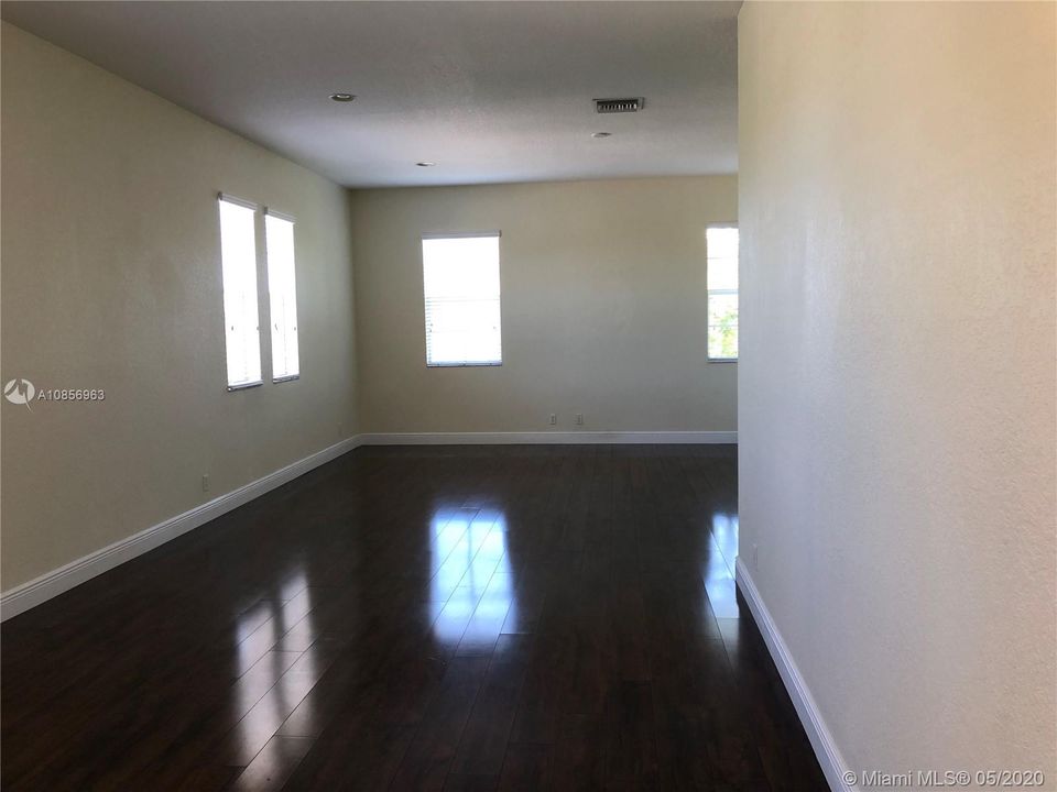 Recently Rented: $5,400 (5 beds, 4 baths, 4702 Square Feet)