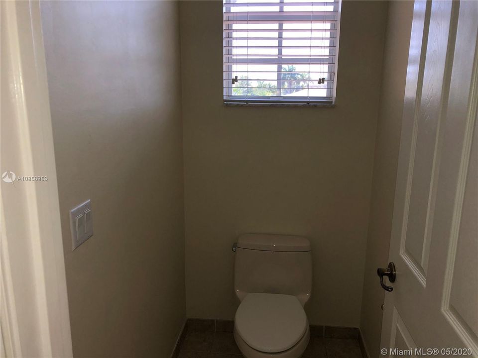 最近租的: $5,400 (5 贝兹, 4 浴室, 4702 平方英尺)