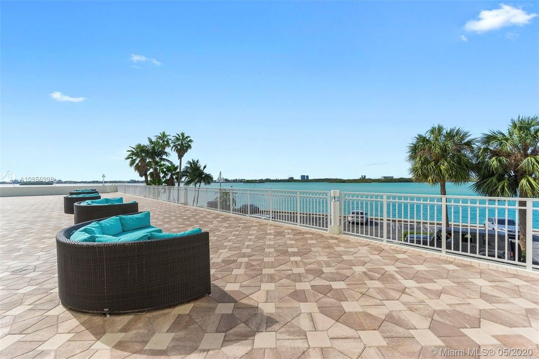 Recently Rented: $2,050 (1 beds, 1 baths, 950 Square Feet)