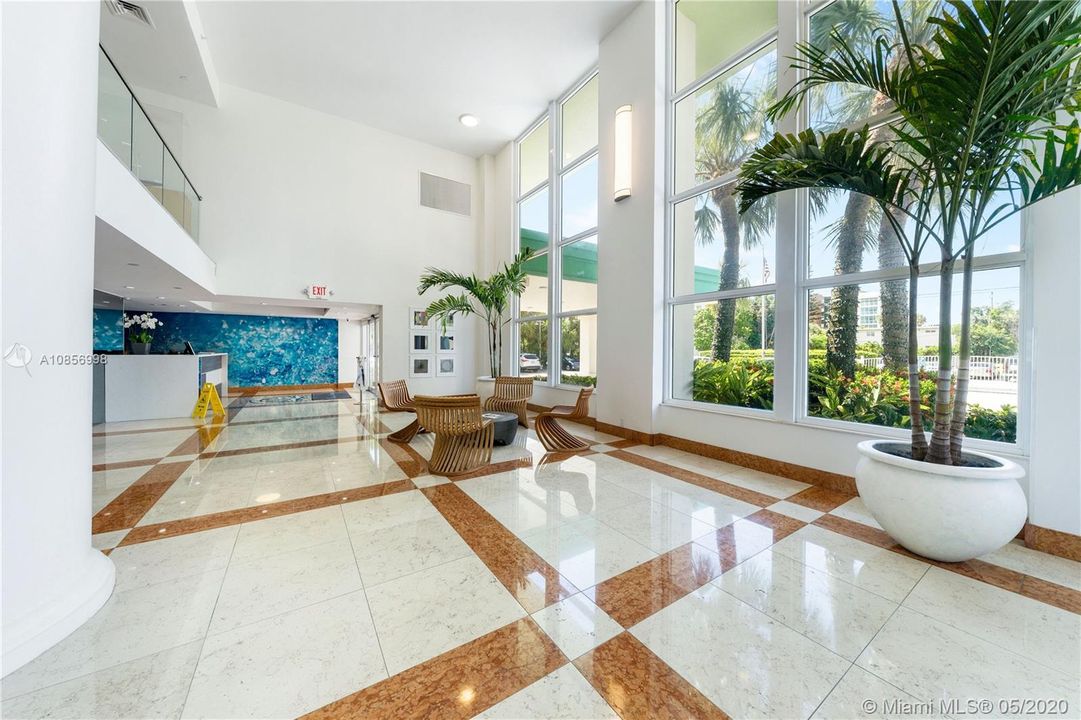 Recently Rented: $2,050 (1 beds, 1 baths, 950 Square Feet)